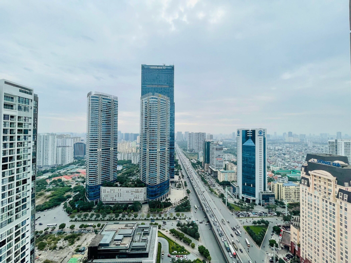 Exterior & Views 9