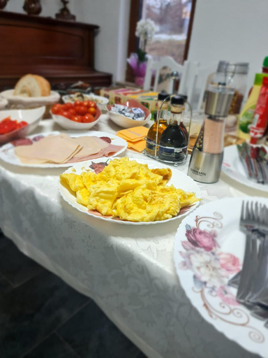 Food & Drinks