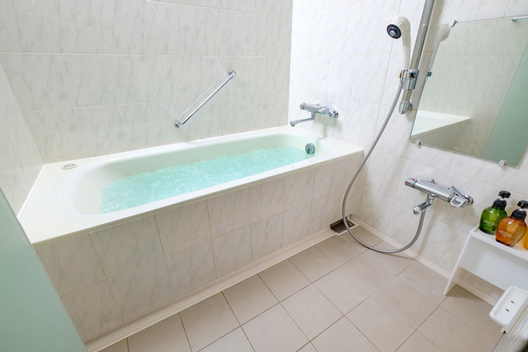Bathroom 15