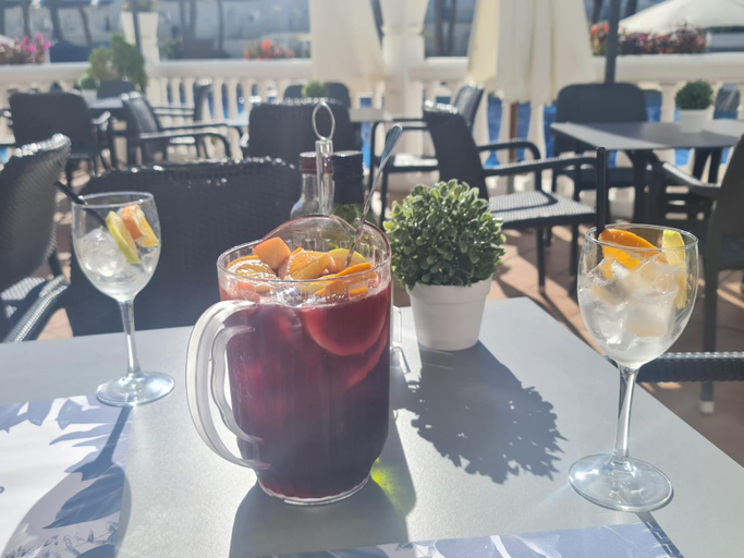 Food & Drinks