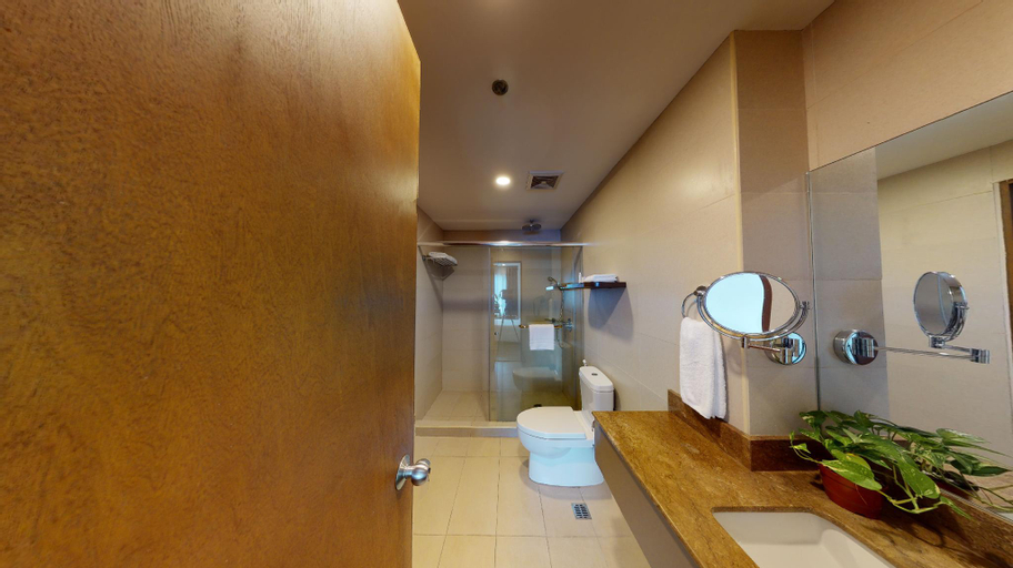 Bathroom 7