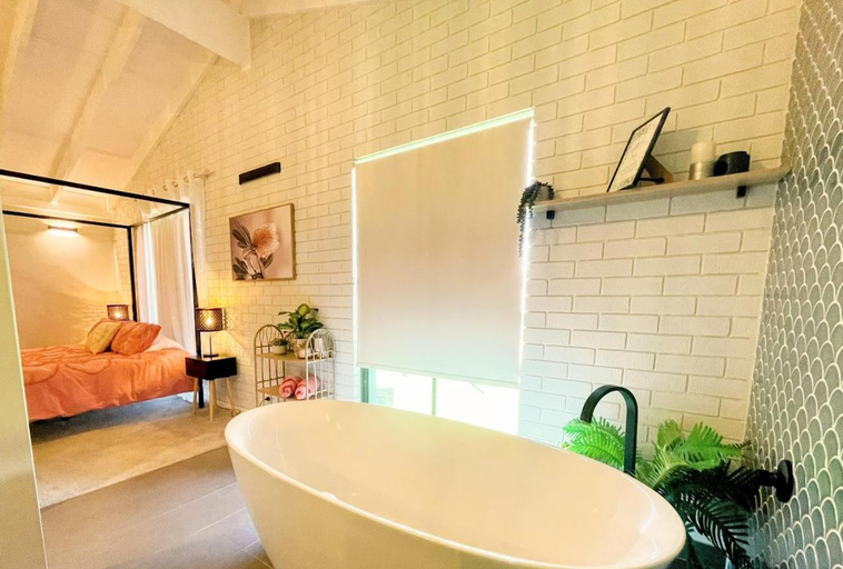 Bathroom, Luxe Family Retreat! Pool, Sauna, Playground, Netflix, Disney Plus, Greenough