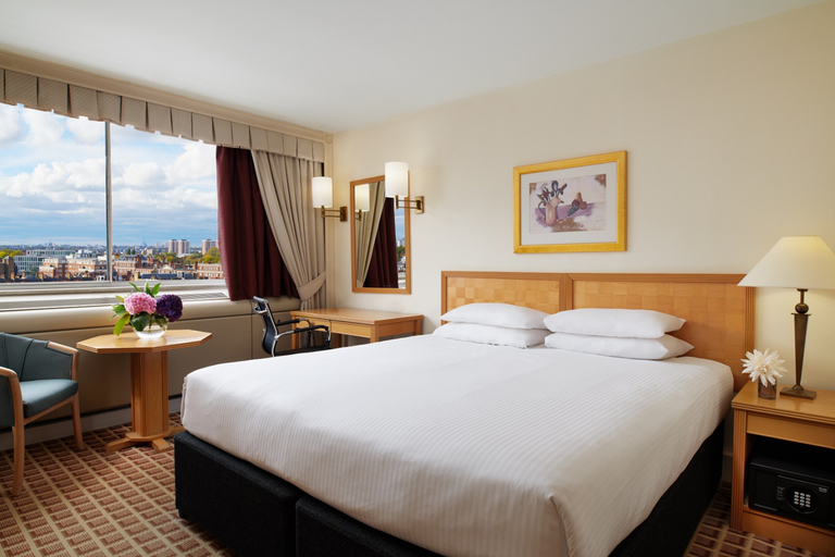 Bedroom 2, Copthorne Tara Hotel London Kensington, London