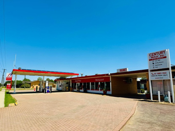 Others 5, Century Motor Inn, Finley, Berrigan