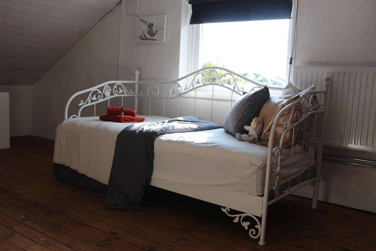 Others 3, CosyPlace; close to beach, nature, train, grocery, Ystad