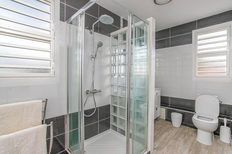 Bathroom 4, Villa Kaju, Basse-Pointe
