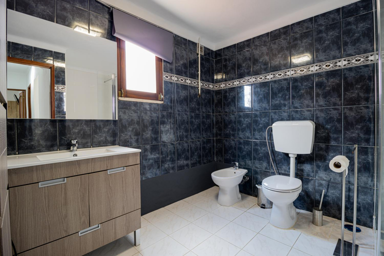 Bathroom, Guest House Ribeirinho - Alojamento local, Miranda do Corvo