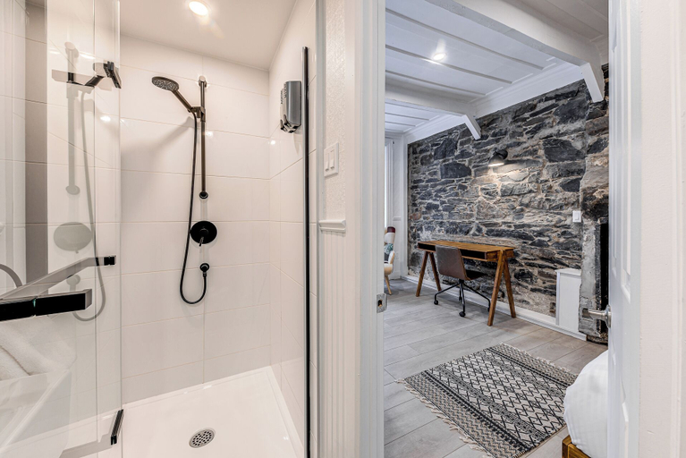 Bathroom 4, Gorgeous 3 Bedroom 2-floor Old Townhouse, Communauté-Urbaine-de-Québec