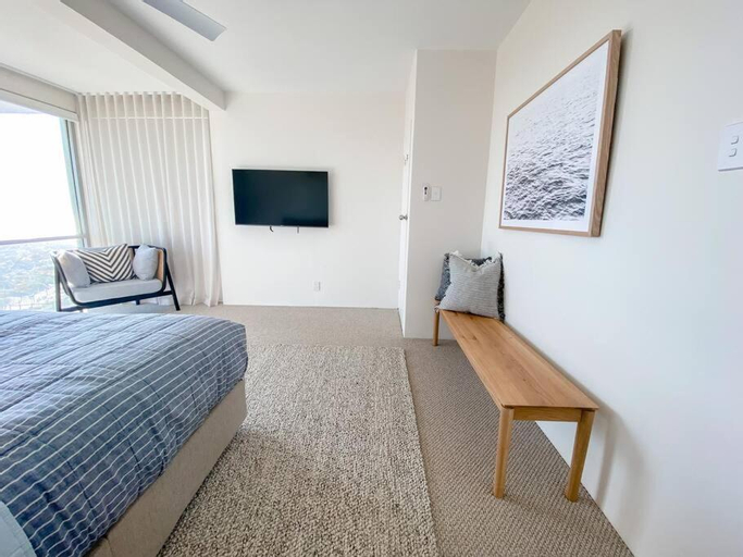 Bedroom 2, HoneyB - 2 bed Apt on the beach, Stirling