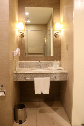 Bathroom 4