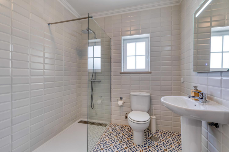 Bathroom, Villa Casa Branca - with Private Pool & Big Garden, Lourinhã