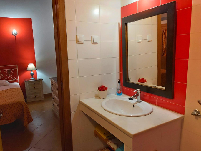 Bathroom 3, casa da Aldeia, Mértola
