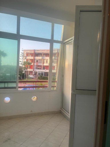 Others 4, Appartement avec piscine proche de la plage, Mohammedia