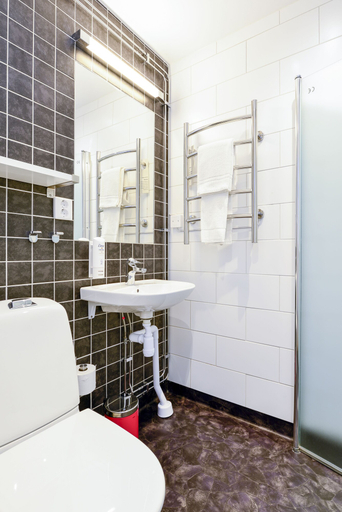 Bathroom 2, Hotell Gästis Tierp, Tierp
