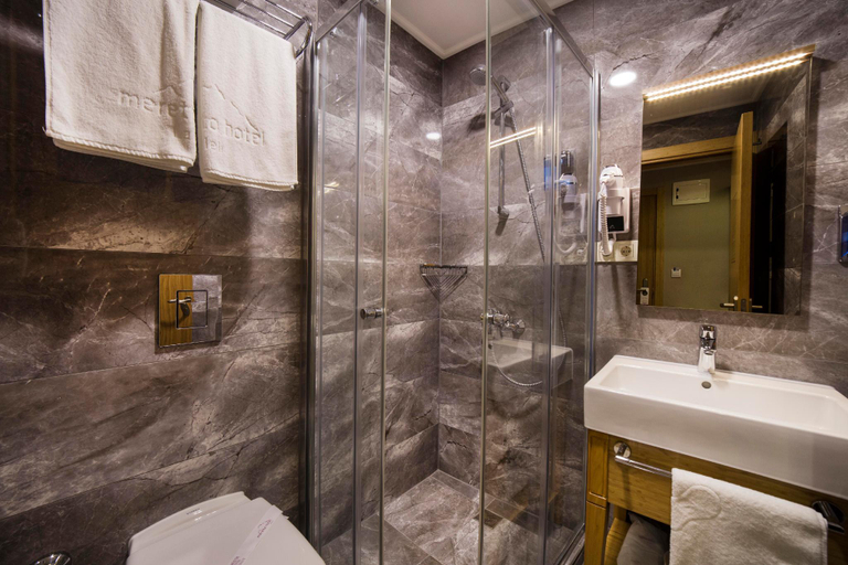 Bathroom 3, The Meretto Hotel LALELi, Fatih