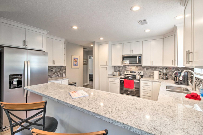 Others 4, Ideally Located Luxe Beach House on Tybee Island, Chatham
