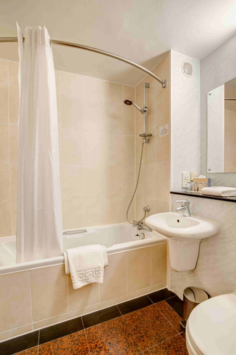 Bathroom 3, Copthorne Tara Hotel London Kensington, London