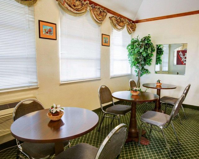 Others 5, Econo Lodge Temple, Bell
