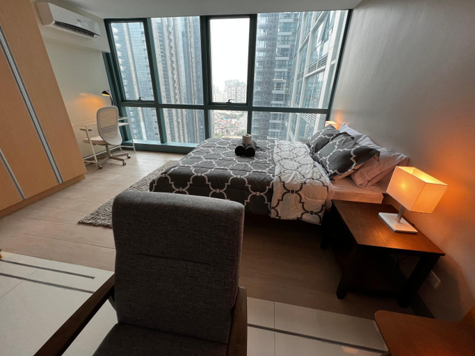Others 3, 1 BR Uptown BGC across Uptown Mall, Taguig