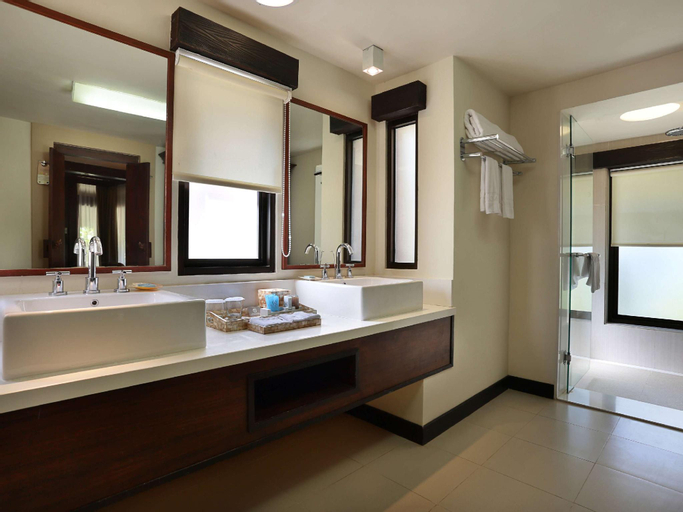 Bathroom 6