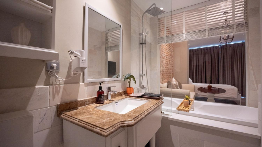 Bathroom 7