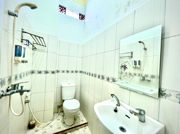 Bathroom 4