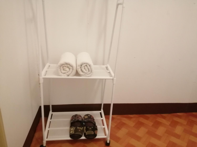 Bedroom 2, แม่อุ๊ยที่พักติดน้ำ&mae oui next to the water, K. Mae On