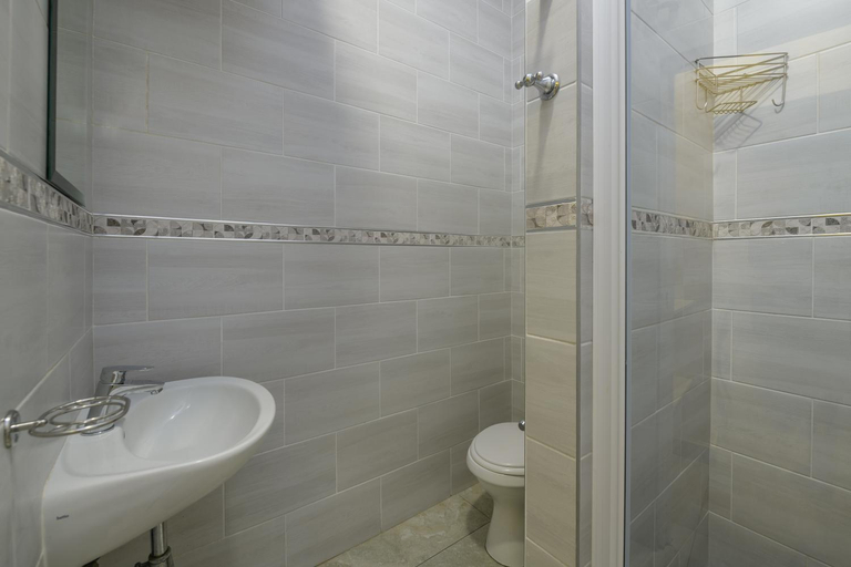 Bathroom 3, uShaka Holiday Apartments, eThekwini