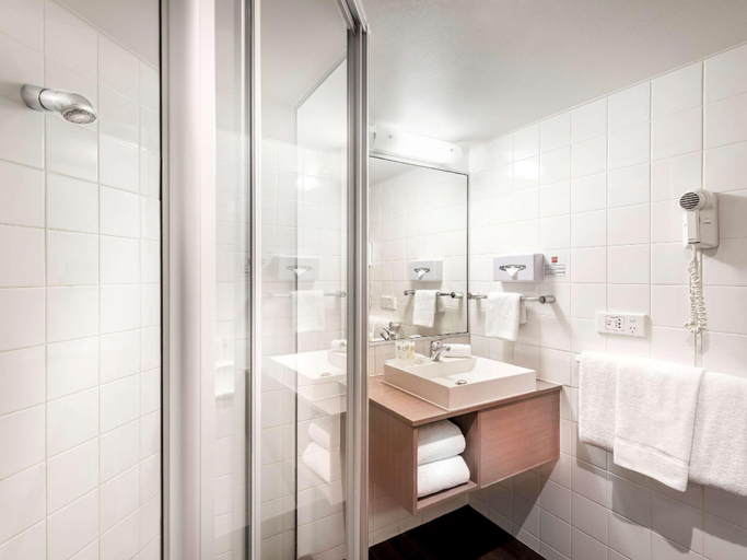 Bathroom 14
