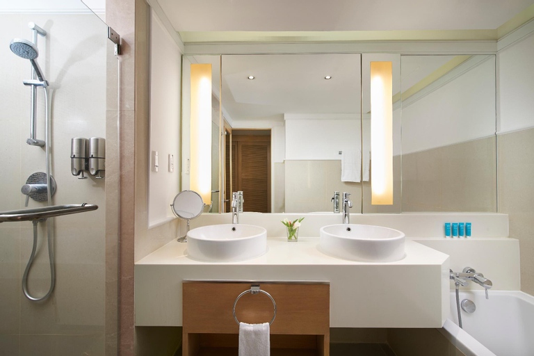 Bathroom 23