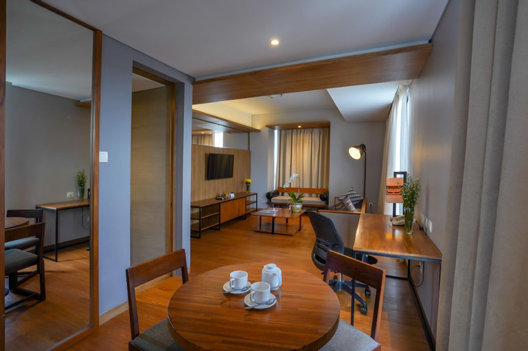 Dining Room 11