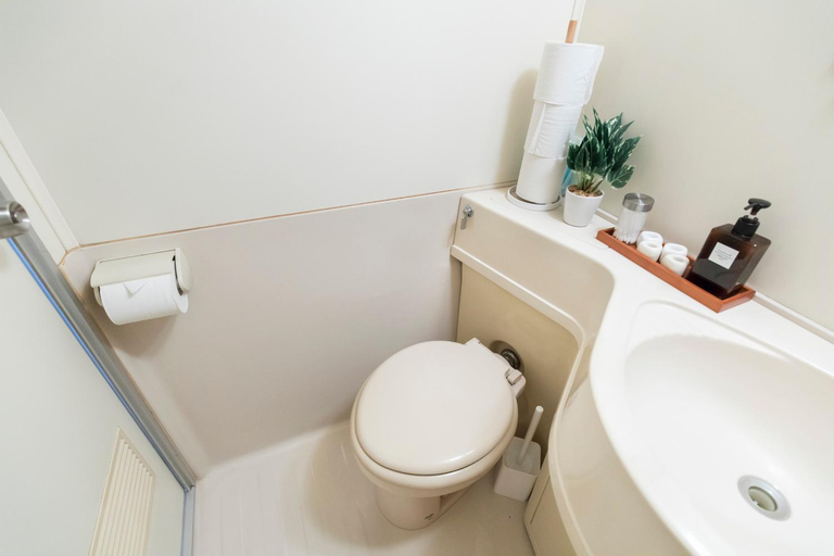 Bathroom 12