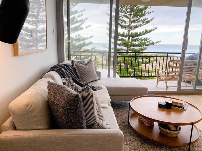 Others 5, HoneyB - 2 bed Apt on the beach, Stirling