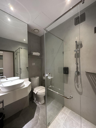 Bathroom 4