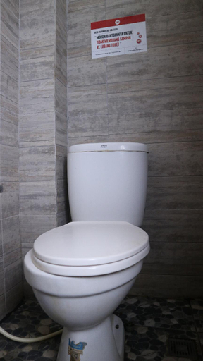 Bathroom 18