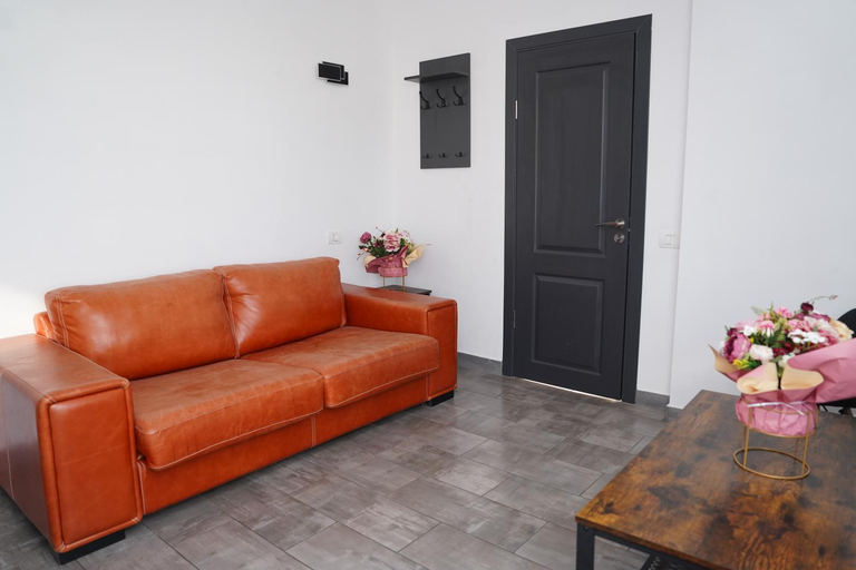 Others 4, Pensiunea Grand, Agigea