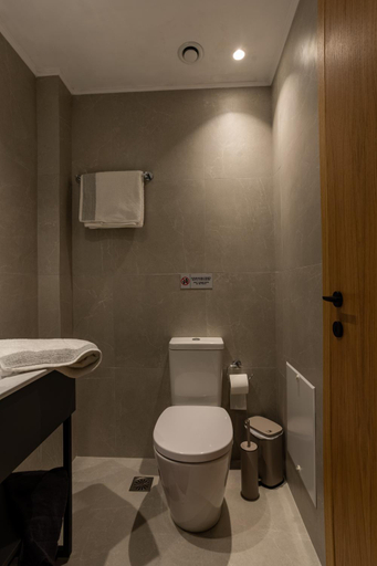 Bathroom 5, Centro Apartments, Crete
