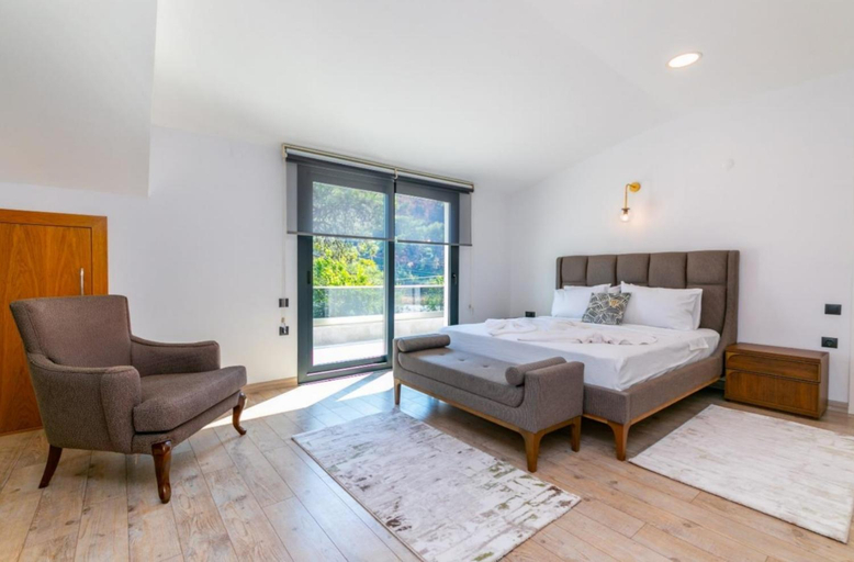Others 3, House Sapphire, Marmaris