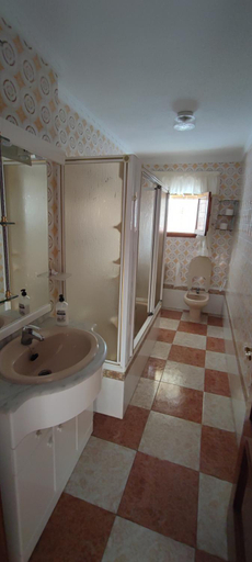 Bathroom 5, El Molino, Granada