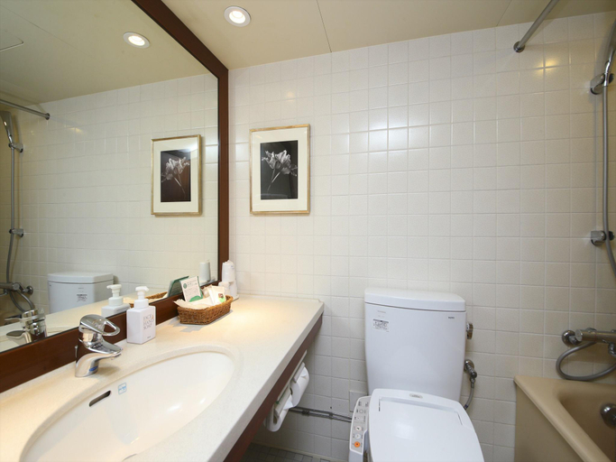 Bathroom 7