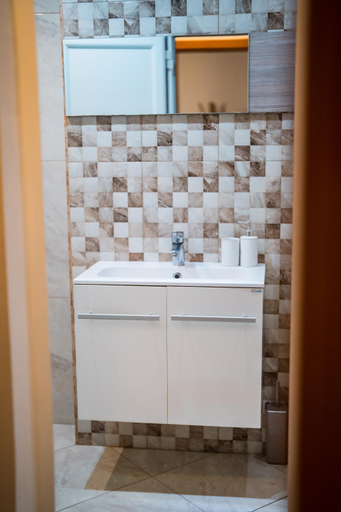 Bathroom 2, Black Sea Top Centre Apartments by Flat manаger, Varna