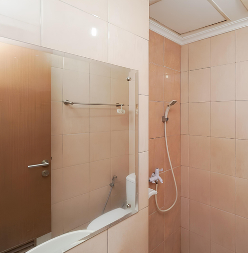 Bathroom 5, Margonda Residence 2 by Kozy, Depok