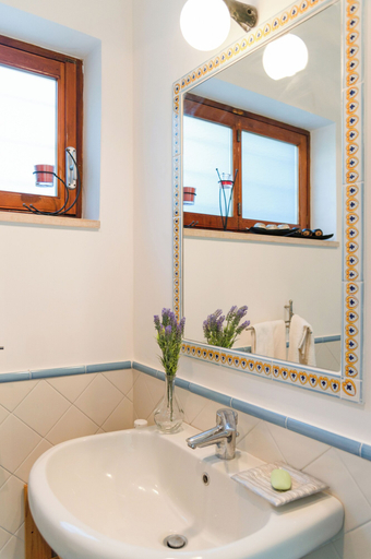 Bathroom 3, MAIN Roof Terrace Apartment, Napoli