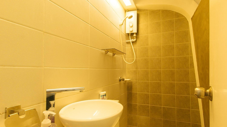 Bathroom 2, SOUTHPICK RESORT & HOTEL INCORPORATED, Santa Rosa City