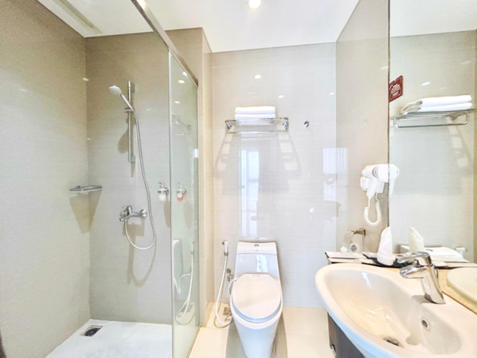 Bathroom 13