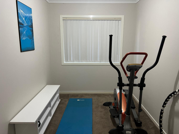Others 5, 4BR House for Whole Family, Blacktown - North