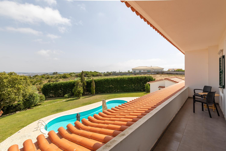 Sport & Beauty 2, Villa Casa Branca - with Private Pool & Big Garden, Lourinhã
