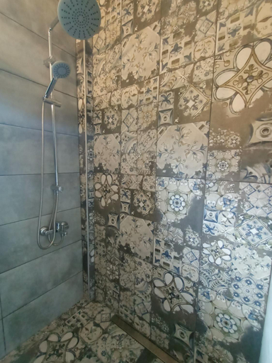 Shower, Pulinda Pansiyon, Söke