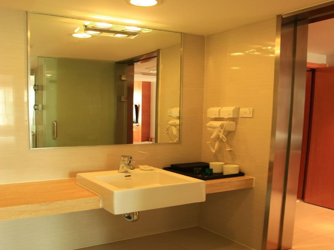 Bathroom 4, Ji Hotel Shanghai Songjiang Sports Square Center, Shanghai