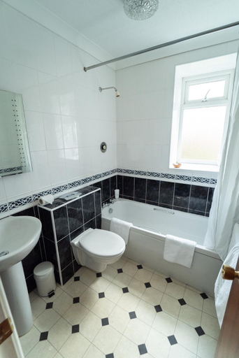 Bathroom 4, Littlebury Hotel, Oxfordshire